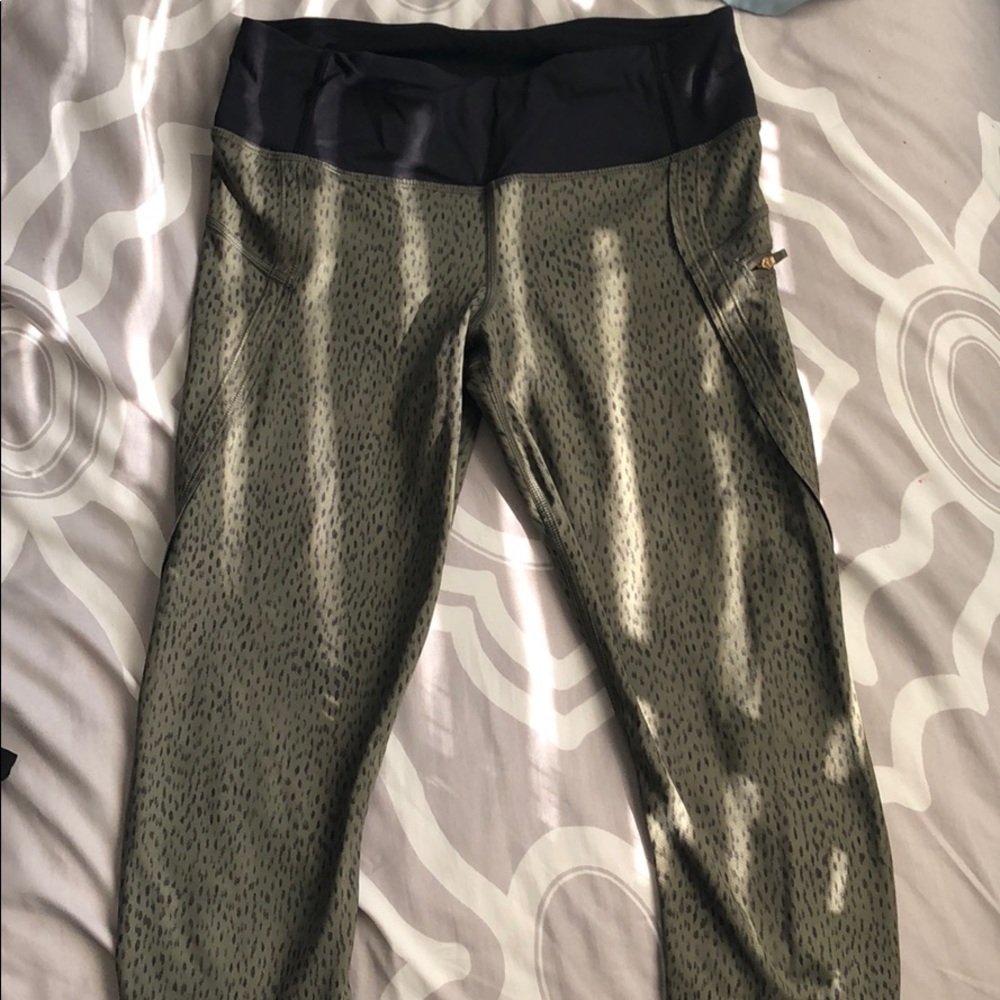 Lululemon crop leggings